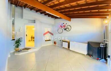 Imagem: A casa possui 3 Dormitórios, 4 Banheiros, 2 Vagas na garagem