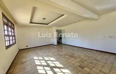 Imagem: A casa possui 5 Dormitórios, 5 Banheiros, 5 Vagas na garagem