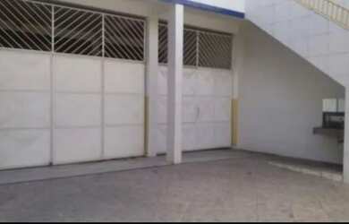 Imagem: O depósito possui 400m² de Área e está localizado em Uruguai