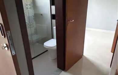 Imagem 7: Casa em Condomínio. Piscina, Churrasqueira, Guarda roupae146m² de Área