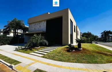 Imagem: A casa possui 5 Dormitórios, 5 Banheiros, 3 Vagas na garagem