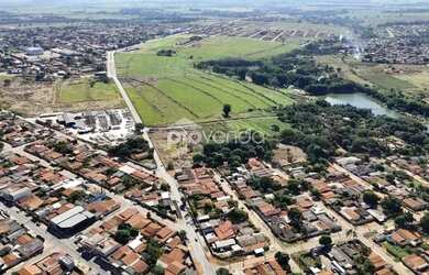 Imagem: O terreno possui 7708-0m² de Área e está localizado em Jardim