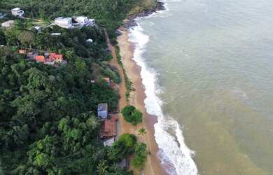 Imagem: O terreno possui 1.200m² de Área e está localizado em Piúma