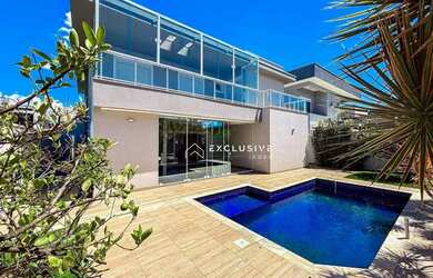 Imagem: A casa em condomínio possui 5 Dormitórios, 5 Banheiros, 4