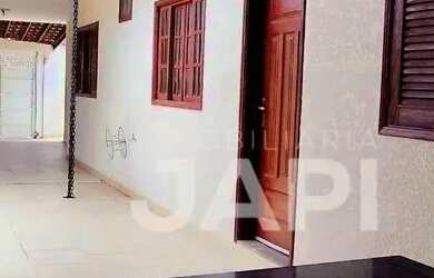 Imagem: A casa possui 2 Dormitórios, 2 Banheiros, 3 Vagas na garagem