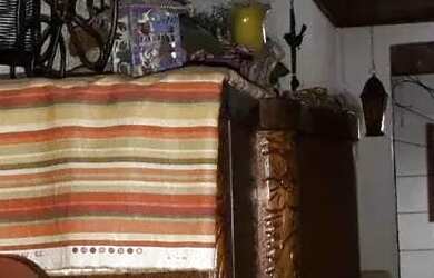 Imagem: A casa possui 3 Dormitórios, 3 Banheiros, 4 Vagas na garagem