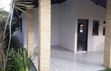 Imagem: A casa em condomínio possui 3 Dormitórios, 2 Banheiros, 4