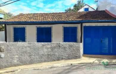 Imagem: A casa à venda possui 2 Dormitórios, 3 Banheiros, 2 Vagas