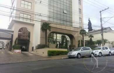 Imagem: O depósito à venda possui 5 Vagas na garagem e 90m² de Área