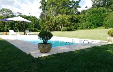 Imagem: A fazenda possui 1.000m² de Área, Churrasqueira e está localizado