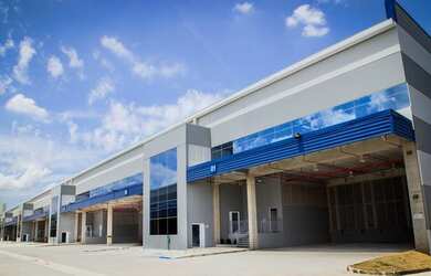 Imagem: O depósito possui 3 Vagas na garagem, 1.582m² de Área e