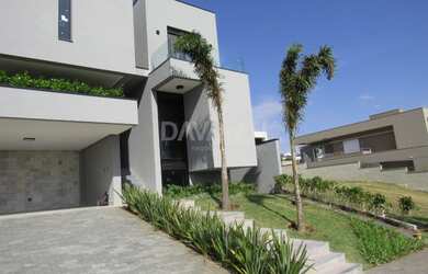 Imagem: A casa em condomínio possui 5 Dormitórios, 5 Banheiros, 4