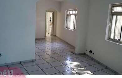 Imagem: A casa possui 4 Dormitórios, 4 Banheiros, 5 Vagas na garagem