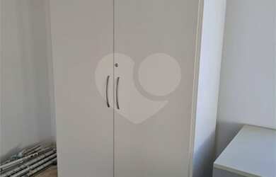 Imagem: O depósito possui 2 Vagas na garagem, 120m² de Área e está