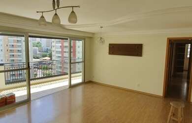 Imagem: O apartamento possui 4 Dormitórios, 3 Banheiros, 2 Vagas na