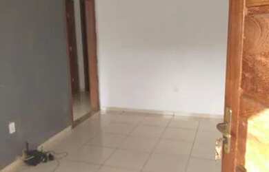 Imagem 2: Apartamento com sala, 2 quartos, cozinha, área de serviço, 1 banheiro...