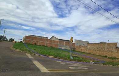 Imagem: O terreno possui 350m² de Área e está localizado em Plano