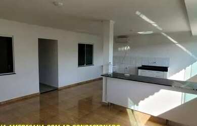 Imagem: A casa possui 3 Dormitórios, 2 Banheiros, 1 Vaga na garagem