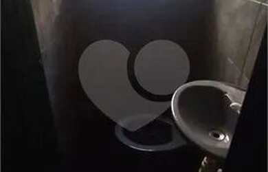 Imagem 5: Prédio comercial em Santana