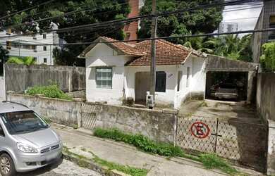 Imagem: O terreno possui 590m² de Área e está localizado em Torre