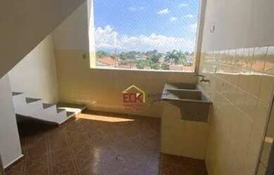 Imagem: A casa possui 3 Dormitórios, 2 Banheiros, 2 Vagas na garagem