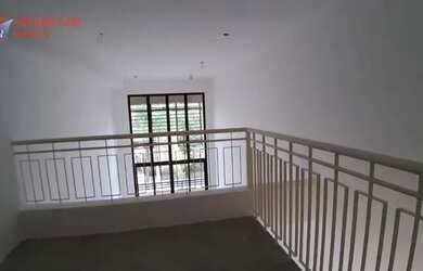 Imagem: O depósito possui 1 Vaga na garagem e 54m² de Área e está