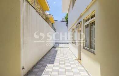 Imagem 9: Sobrado à Venda. 332m² de Área, 5 Vagas na garageme4 Dormitórios