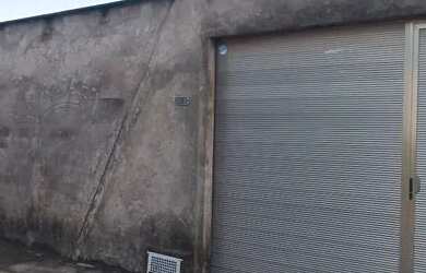 Imagem: A casa possui 2 Dormitórios, 1 Banheiro, 3 Vagas na garagem