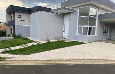 Imagem: A casa em condomínio possui 3 Dormitórios, 3 Banheiros, 4