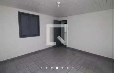 Imagem: A casa possui 1 Dormitório, 1 Banheiro e está localizado