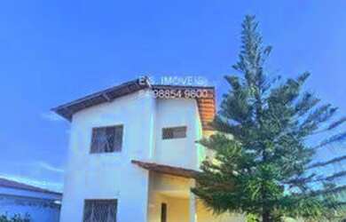 Imagem: A casa possui 4 Dormitórios, 3 Banheiros, 2 Vagas na garagem