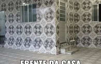 Imagem: A casa possui 3 Dormitórios, 2 Banheiros e está localizado