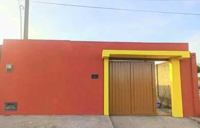 Imagem: A casa possui 2 Dormitórios, 2 Banheiros, 3 Vagas na garagem