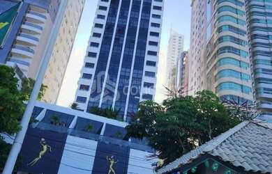 Imagem: O apartamento possui 3 Dormitórios, 1 Banheiro, 2 Vagas na