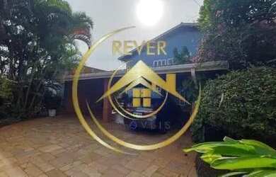 Imagem: A casa possui 5 Dormitórios, 5 Banheiros, 5 Vagas na garagem