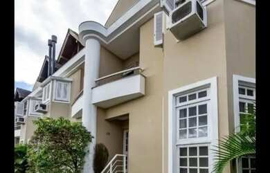 Imagem: A casa em condomínio possui 3 Dormitórios, 5 Banheiros, 2