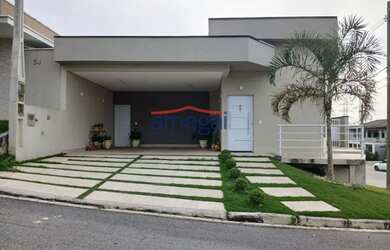 Imagem: A casa em condomínio possui 3 Dormitórios, 2 Banheiros, 4