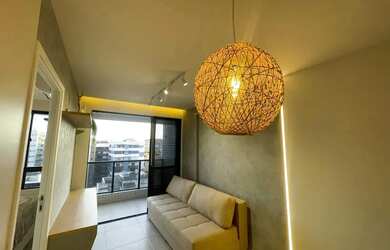 Imagem: O apartamento possui 1 Dormitório, 1 Banheiro, 1 Vaga na garagem