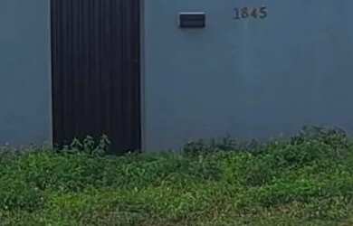 Imagem: A casa possui 1 Dormitório, 1 Banheiro, 1 Vaga na garagem e