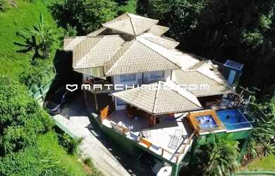 Imagem: A casa em condomínio possui 5 Dormitórios, 5 Banheiros, 5