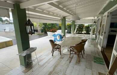 Imagem: A casa possui 4 Dormitórios, 1 Banheiro, 2 Vagas na garagem