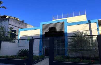 Imagem: A casa possui 3 Dormitórios, 2 Banheiros e 200m² de Área