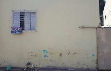 Imagem: A casa possui 1 Dormitório, 2 Banheiros, 1 Vaga na garagem