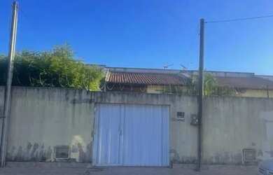 Imagem: A casa possui 2 Dormitórios, 1 Banheiro, 1 Vaga na garagem