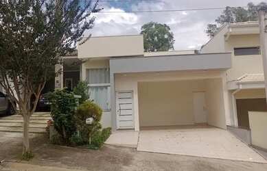 Imagem: A casa em condomínio possui 3 Dormitórios, 3 Banheiros, 4