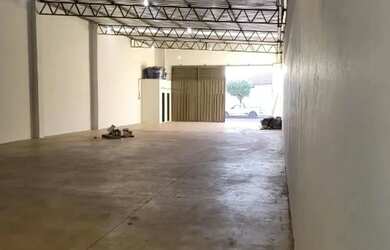 Imagem: O depósito possui 300m² de Área e está localizado em Jardim