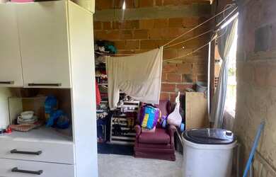 Imagem: A casa possui 1 Dormitório, 1 Banheiro, 60m² de Área e está