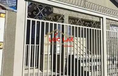 Imagem: A casa possui 3 Dormitórios, 2 Banheiros, 1 Vaga na garagem