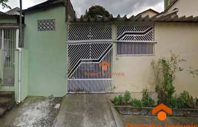 Imagem: A casa possui 3 Dormitórios, 3 Banheiros, 2 Vagas na garagem