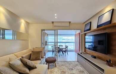 Imagem: O apartamento possui 3 Dormitórios, 2 Banheiros, 2 Vagas na